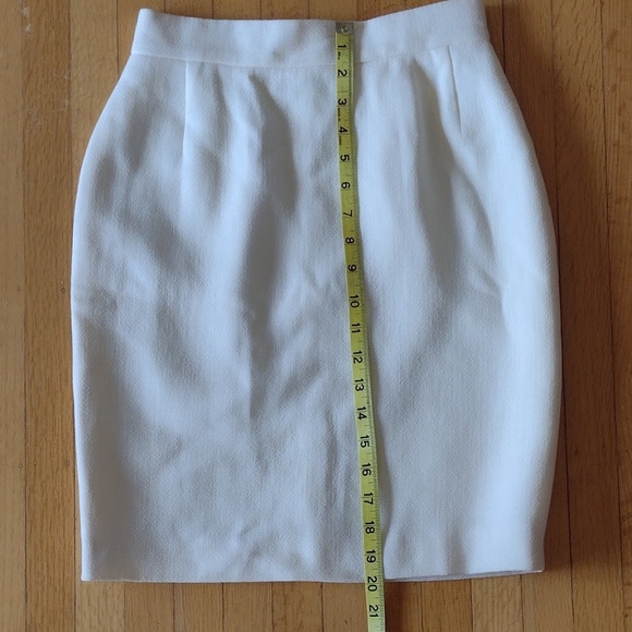 Dolce & Gabbana Cream Wool Crepe Pencil Skirt - Picture 8 of 9